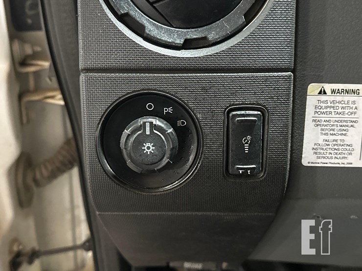 2015-ford-f550-image-19