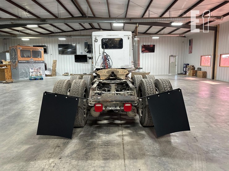 2003-kenworth-t800-image-8