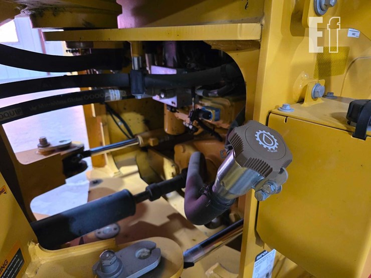 2022-deere-444-p-tier-image-33