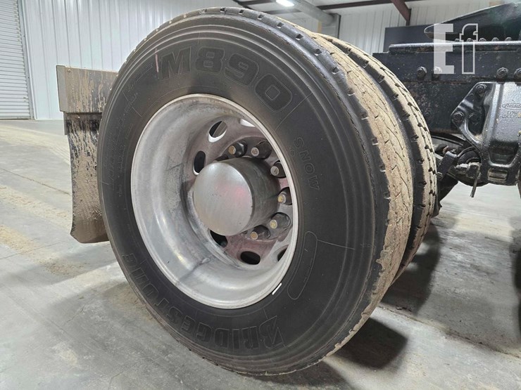 2008-peterbilt-386-image-29