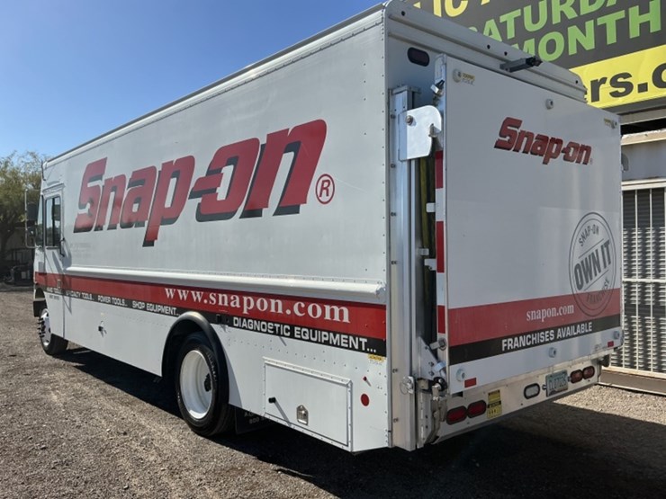 2018-freightliner-mt55-image-7