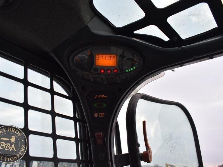 2021-bobcat-t870-image-30