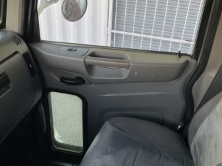 2015-peterbilt-pb348-rolloff-truck-image-27