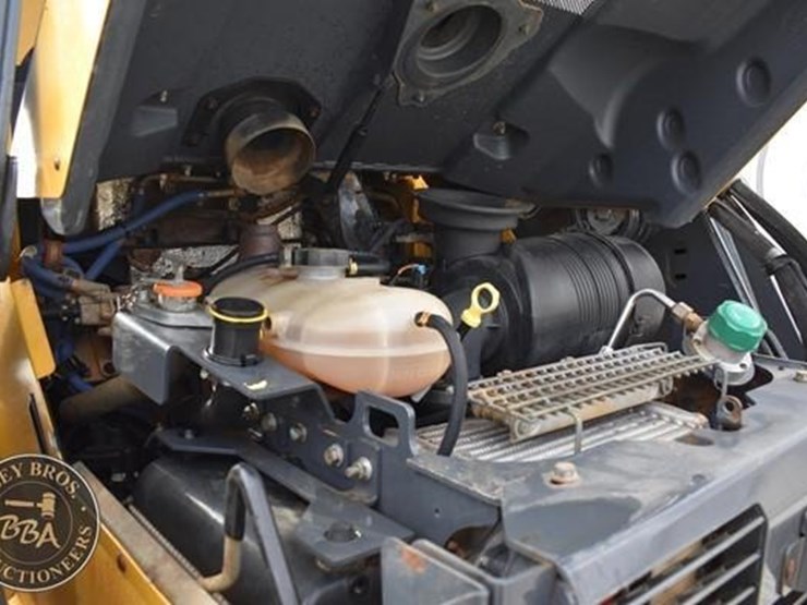 2019-deere-333g-image-40