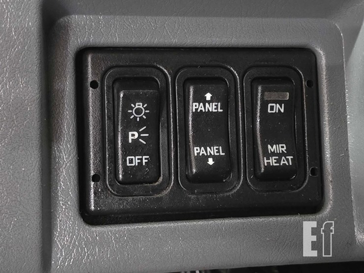 2007-international-7600-image-25