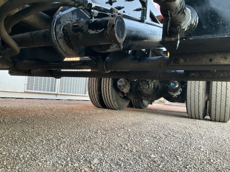 2015-peterbilt-pb348-rolloff-truck-image-30