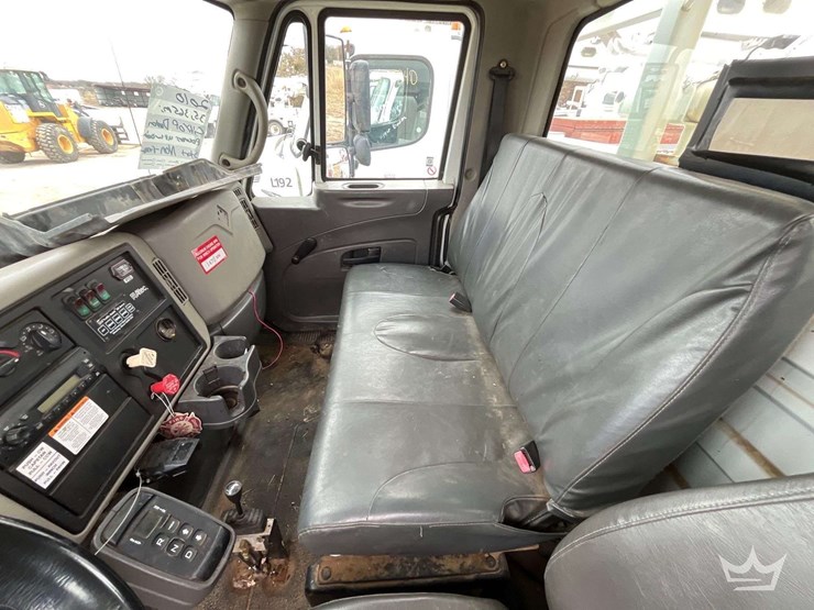2010-international-durastar-4300-image-12