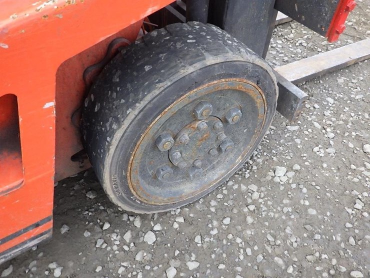 toyota-62-4fgc25-forklift-image-25