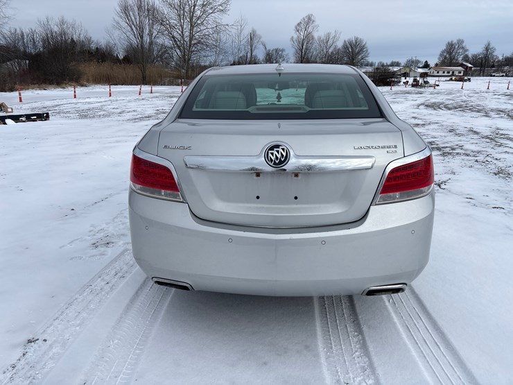 #1114-•-2010-buick-lacrosse-passenger-car-image-12