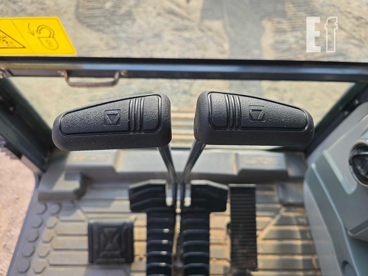 2023-xcmg-xe210u-image-14