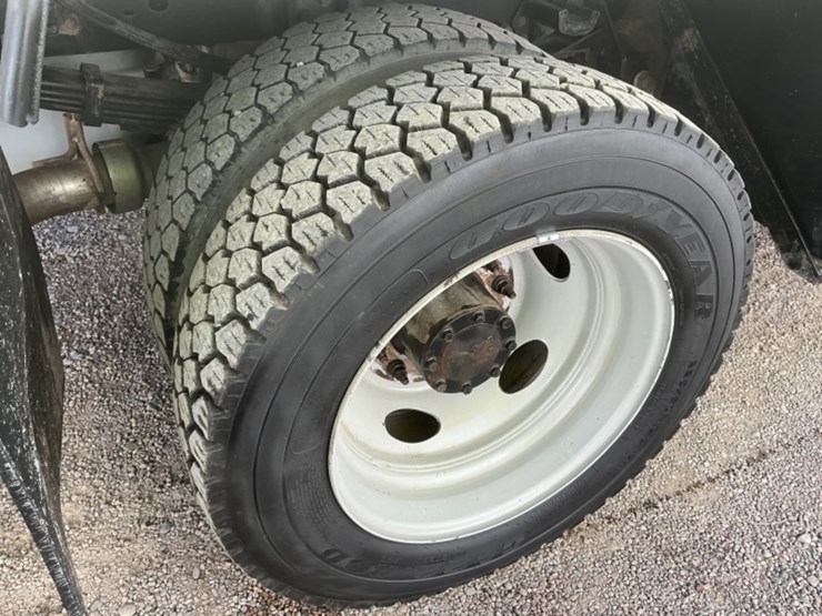 2014-ford-f550-image-12