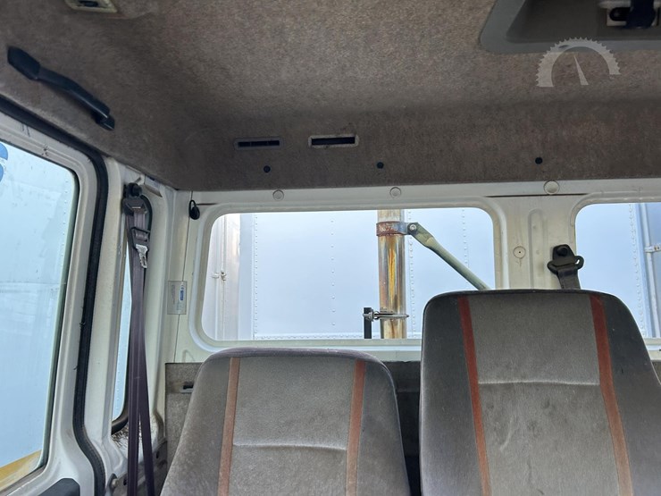 1989-volvo-fe6-image-17