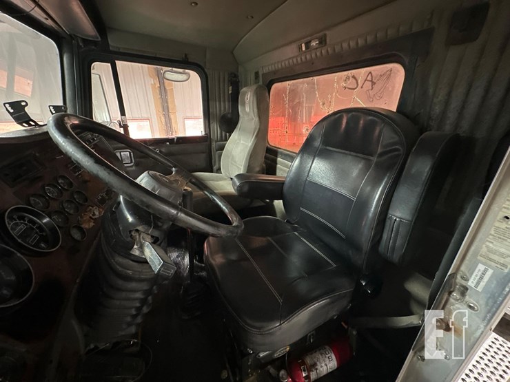 2003-kenworth-t800-image-9