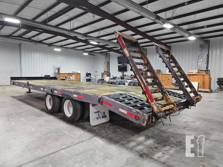 28-foot-tandem-dual-flatbed-trailer-image-4