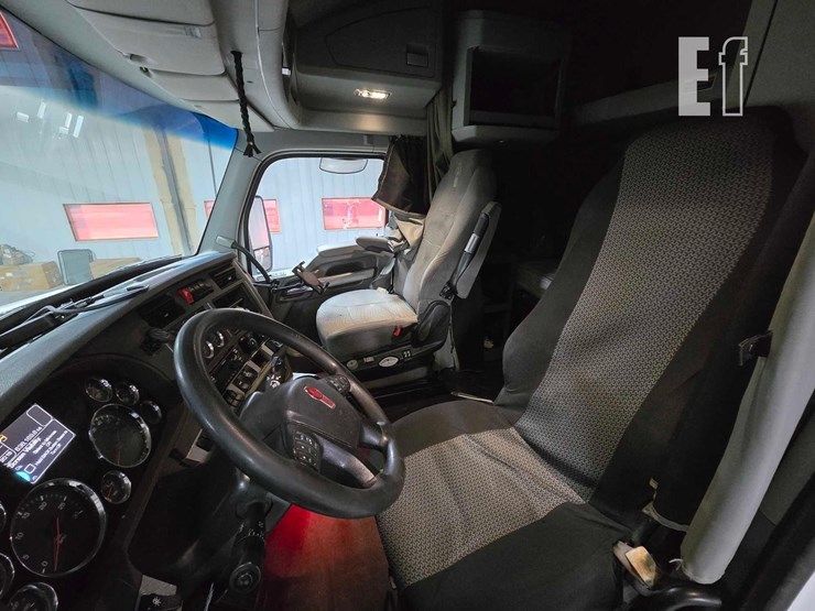 2019-kenworth-t680-image-9