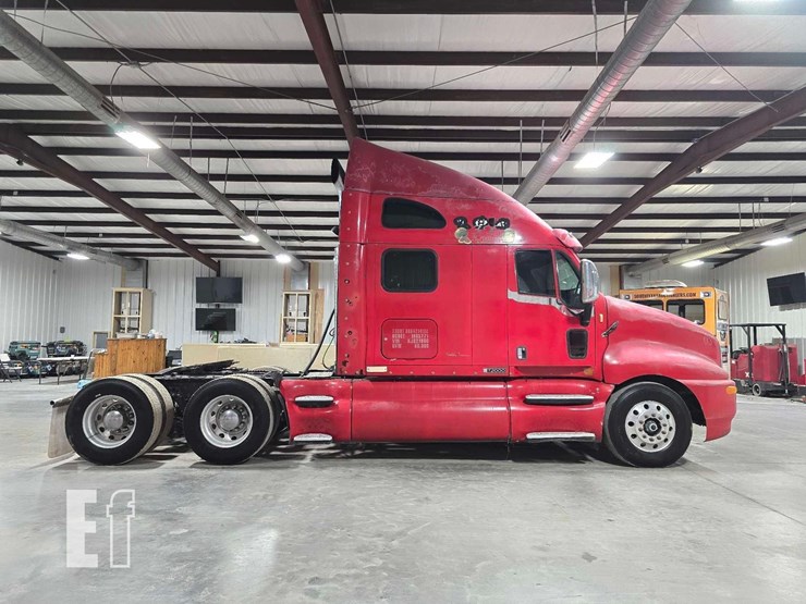 2016-kenworth-t2000-image-6