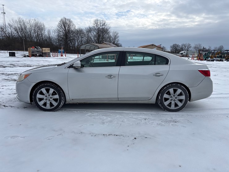 #1114-•-2010-buick-lacrosse-passenger-car-image-14