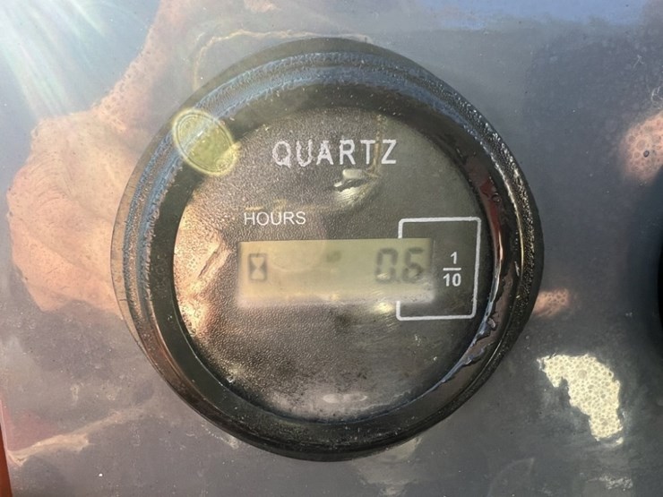 2025-hurricane-hrc700-mini-compact-track-loader-image-16