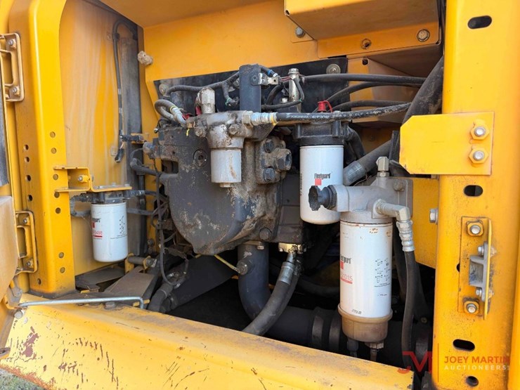 komatsu-pc240-lc-11-image-20