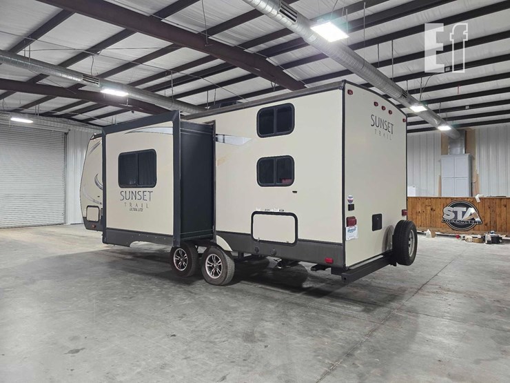 2016-crossroads-sunset-trail-ultra-lite-237bh-image-4