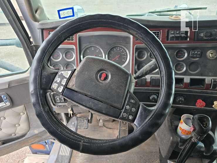 kenworth-t600-image-10