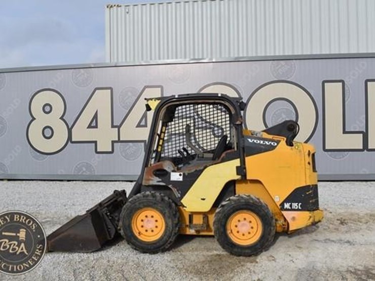 2011-volvo-mc115c-image-25