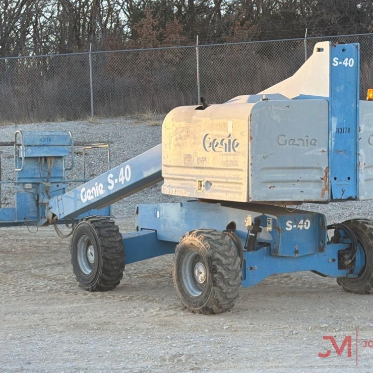 2005 GENIE S40