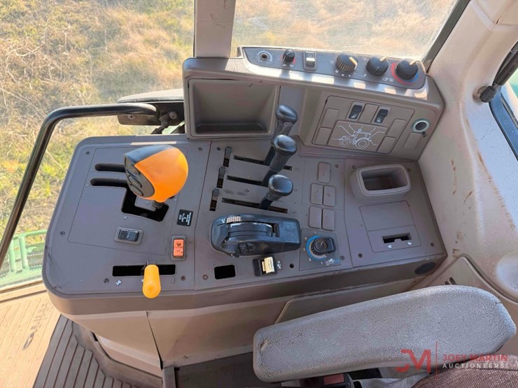 2014-john-deere-6150m-image-22