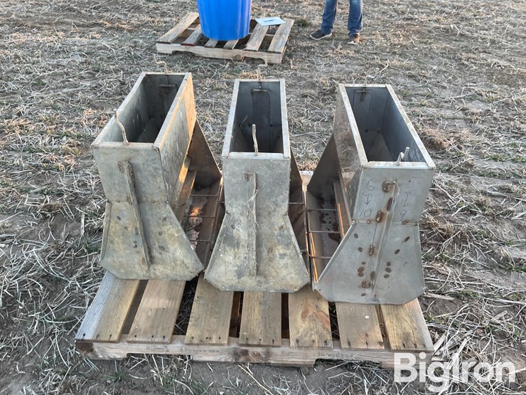 stainless-steel-hog-feeders-image-4