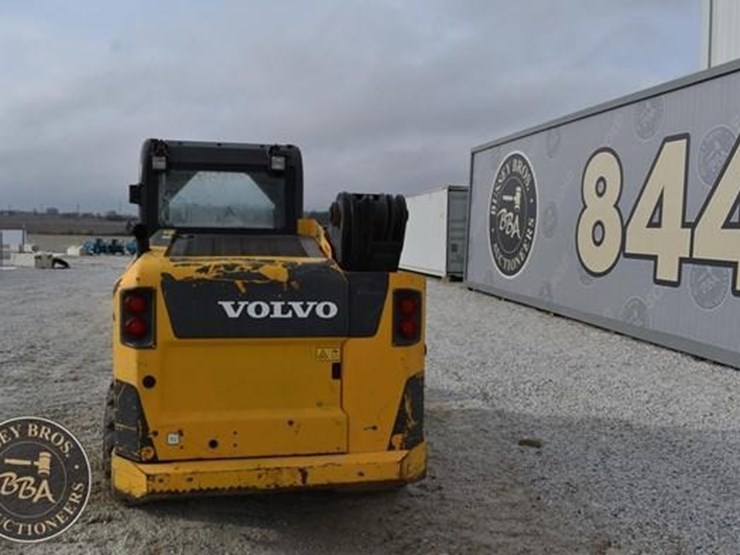 2011-volvo-mc115c-image-30