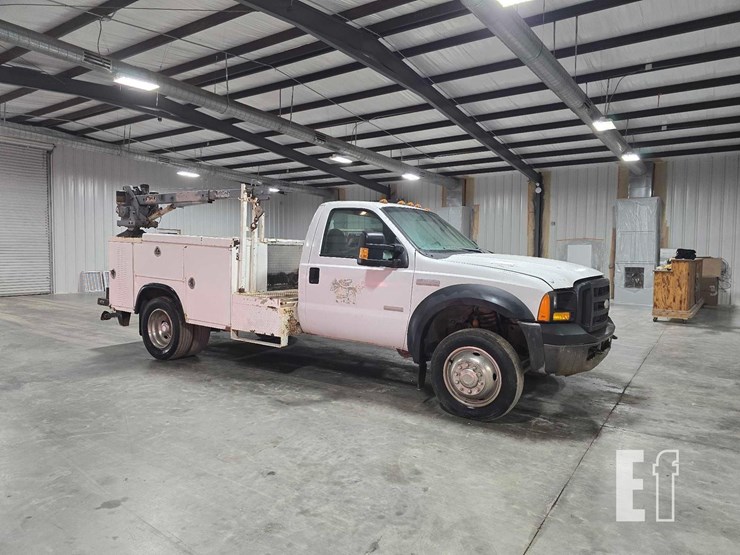 2006-ford-f550-image-2