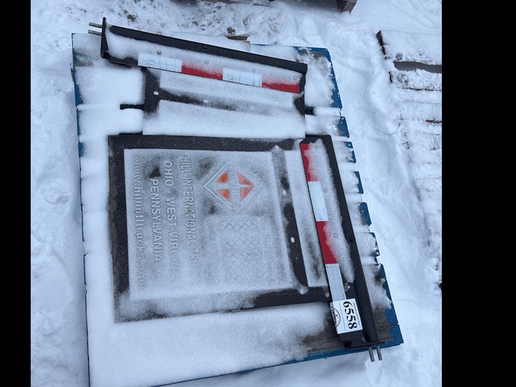 #6558-•-e1.-two-rubber-mudflaps-image-1