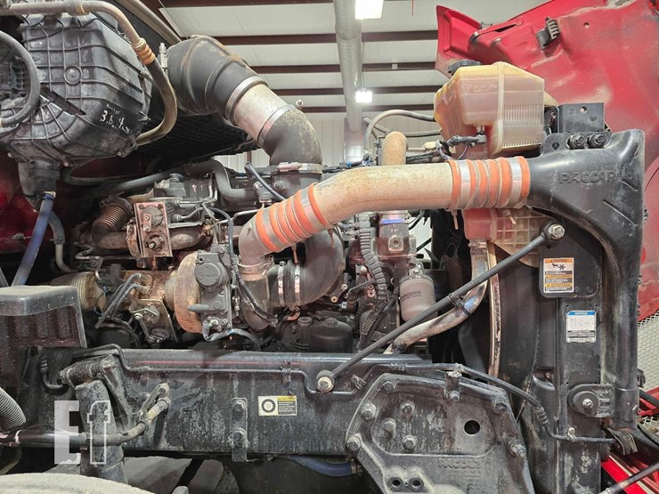 2015-kenworth-t680-image-31