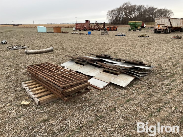 hog-farrow-crates-image-5