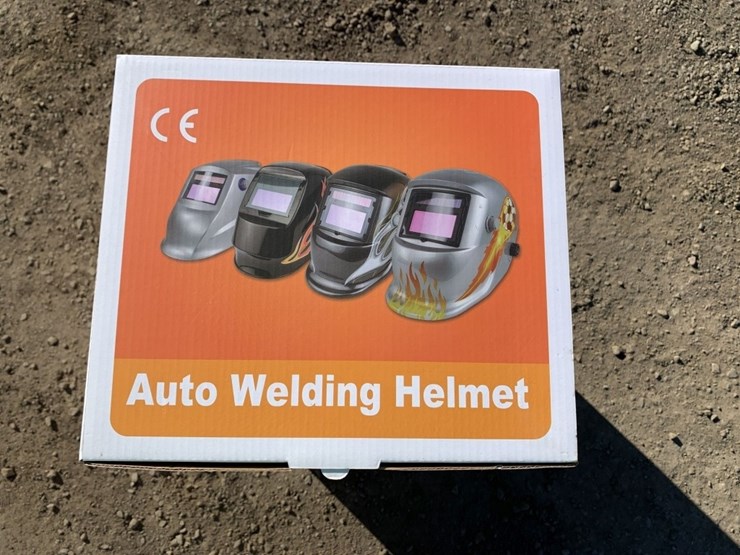 (2)-unused-auto-darkening-welding-helmets.-image-5