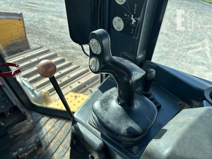 2012-deere-850k-xlt-image-21