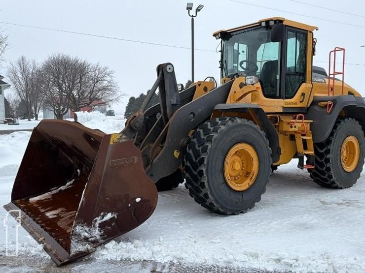 2017-volvo-l110h-image-1