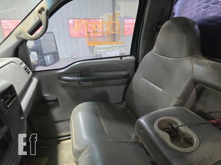 1999-ford-f550-image-16