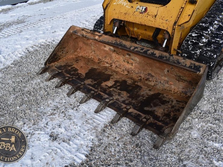 2020-caterpillar-299d3-image-19