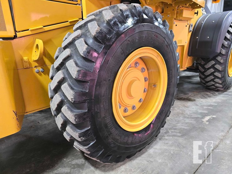 2022-deere-444-p-tier-image-16