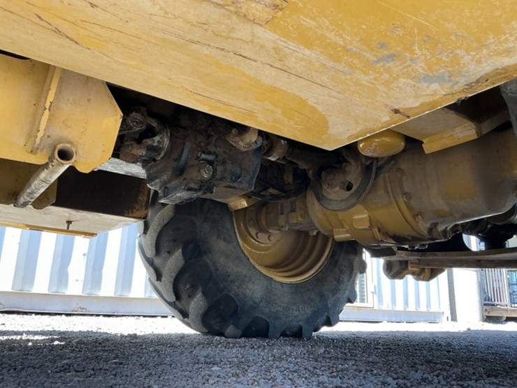 caterpillar-420d-image-34