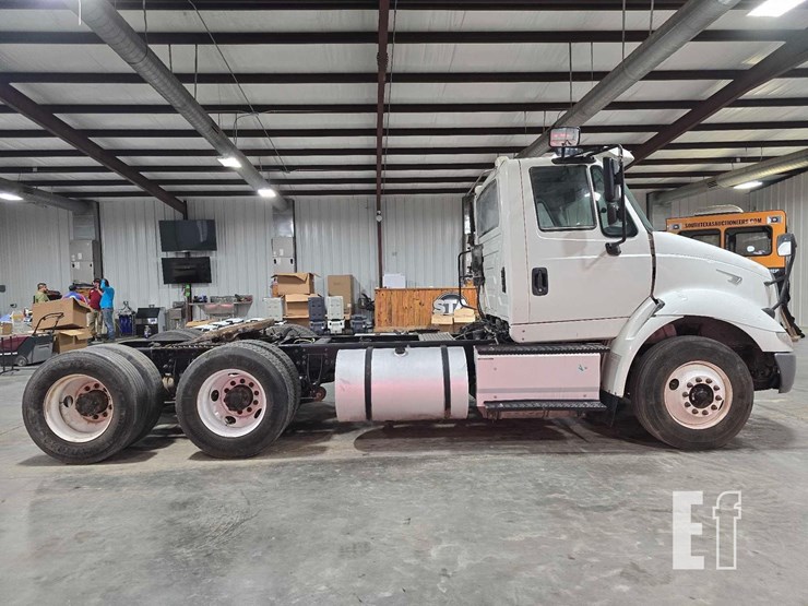 2017-international-transtar-8600-image-7