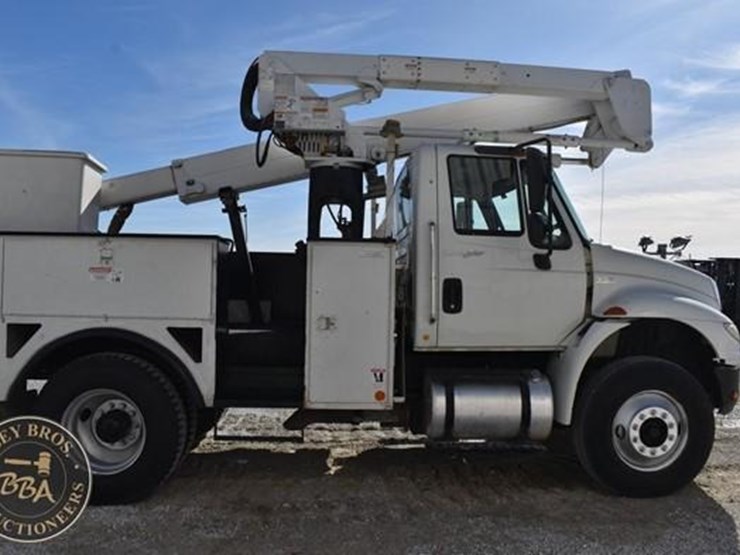 2012-international-durastar-4300-image-6