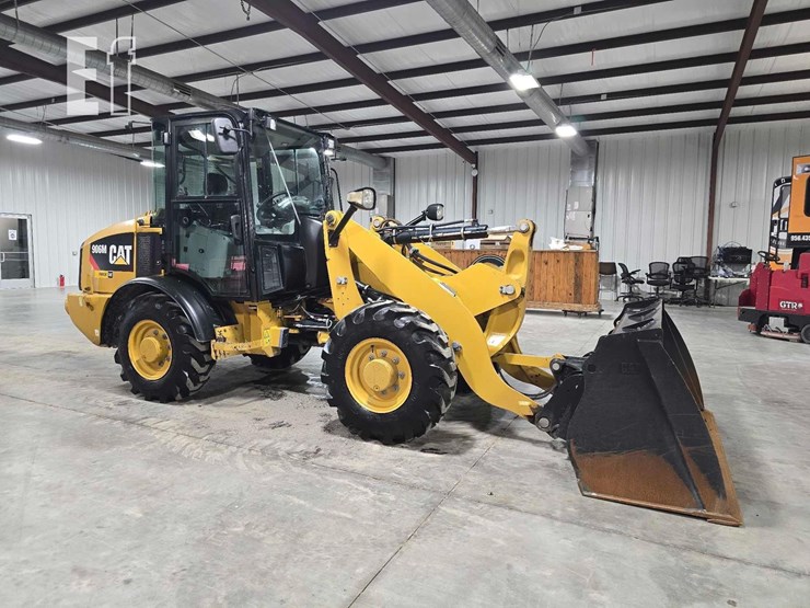 2018-caterpillar-906m-image-2