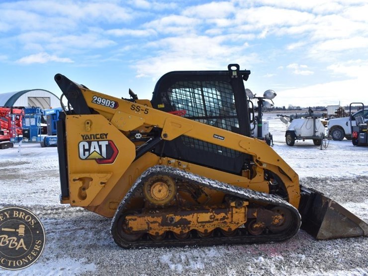 2020-caterpillar-299d3-image-14