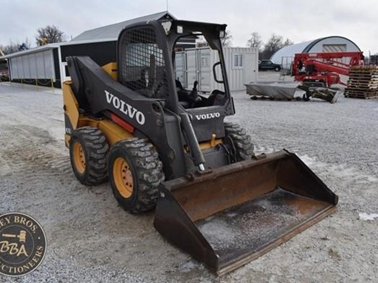 2011-volvo-mc115c-image-7