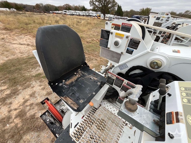 2020-freightliner-m2-106-image-26