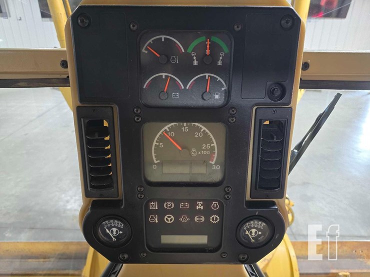 2004-caterpillar-140h-image-19