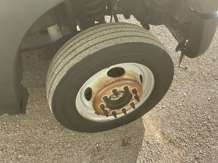 2014-ford-f550-image-13