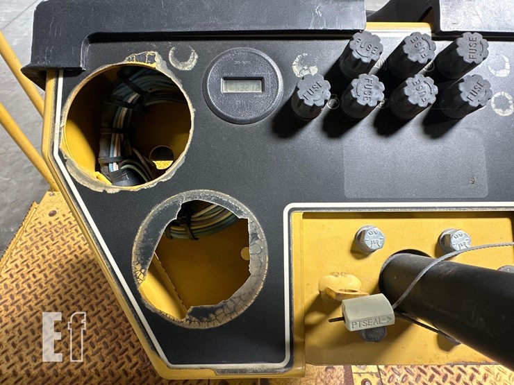 2010-caterpillar-ps-150c-image-12